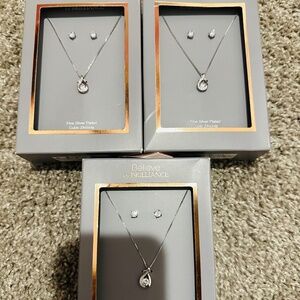 NEW Necklace earrings set